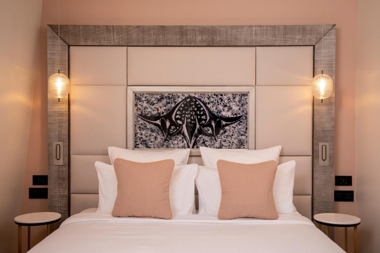 Executive Room with Courtyard View